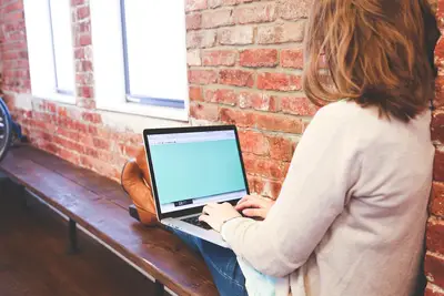 Comment l'IA pour productivité transforme-t-elle le travail ?